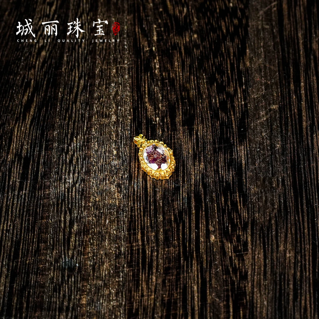 【城丽珠宝】18K百毒不侵-孔雀明王吊坠/个（多样性发货）KJ-831