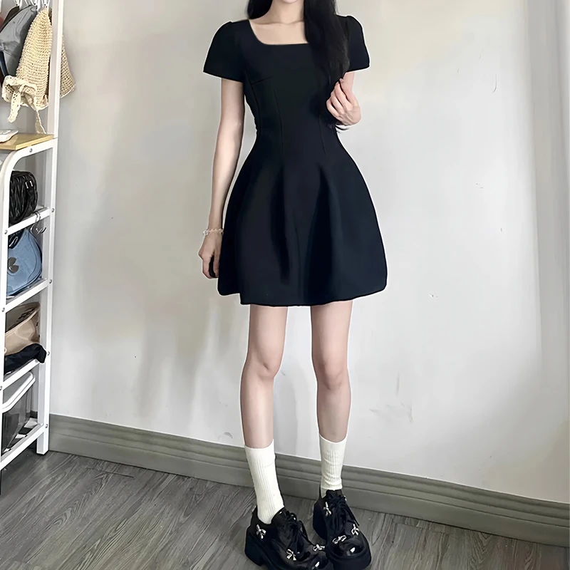 黑色时尚气质收腰显瘦法式茶歇方领连衣裙夏季显瘦高级感短裙女裙