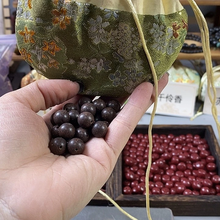 泥塑符*悦瑕疵天木藏香1.0香包