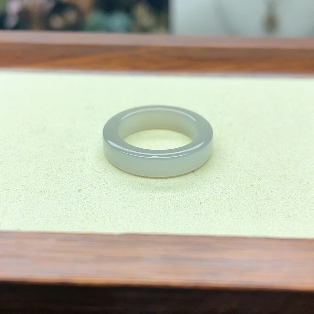 和田玉戒指未镶嵌粉紫窄直切14号