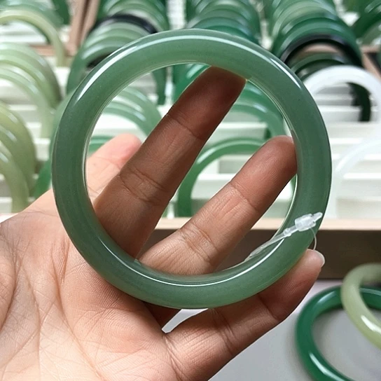 未镶嵌手镯东陵石?