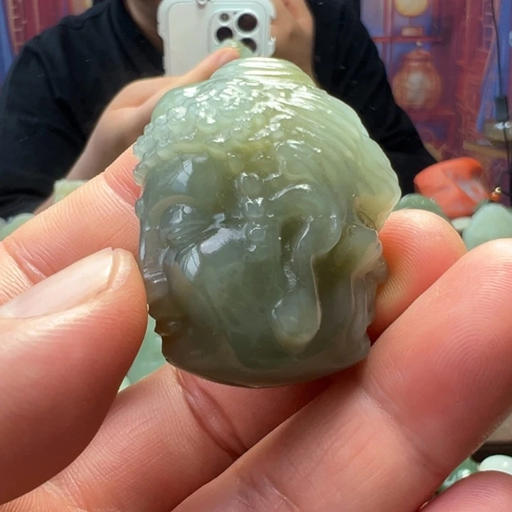 颈饰未镶嵌和田玉（糖玉）佛魔一念间