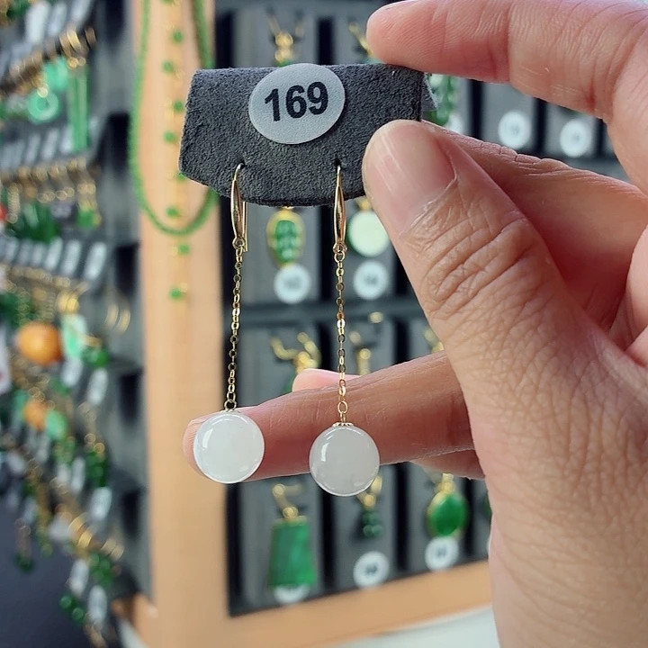 和田玉18K金镶嵌耳饰