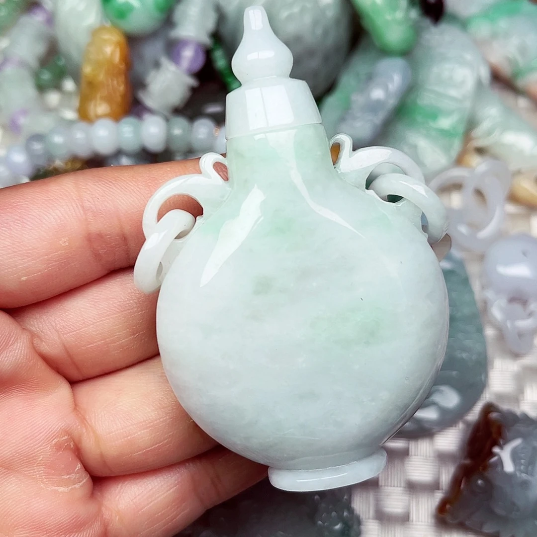 翡翠挂件未镶嵌翡翠