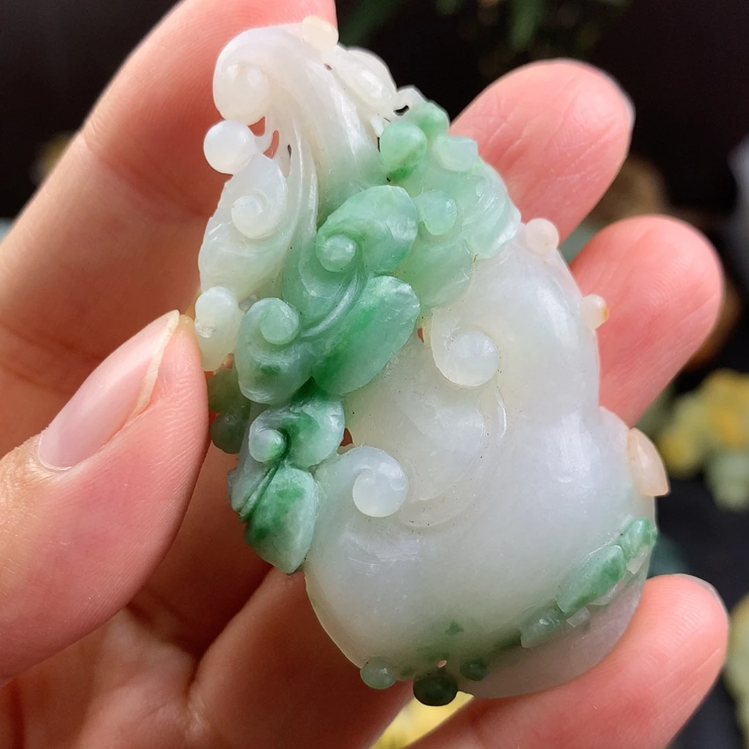 定制翡翠未镶嵌如意