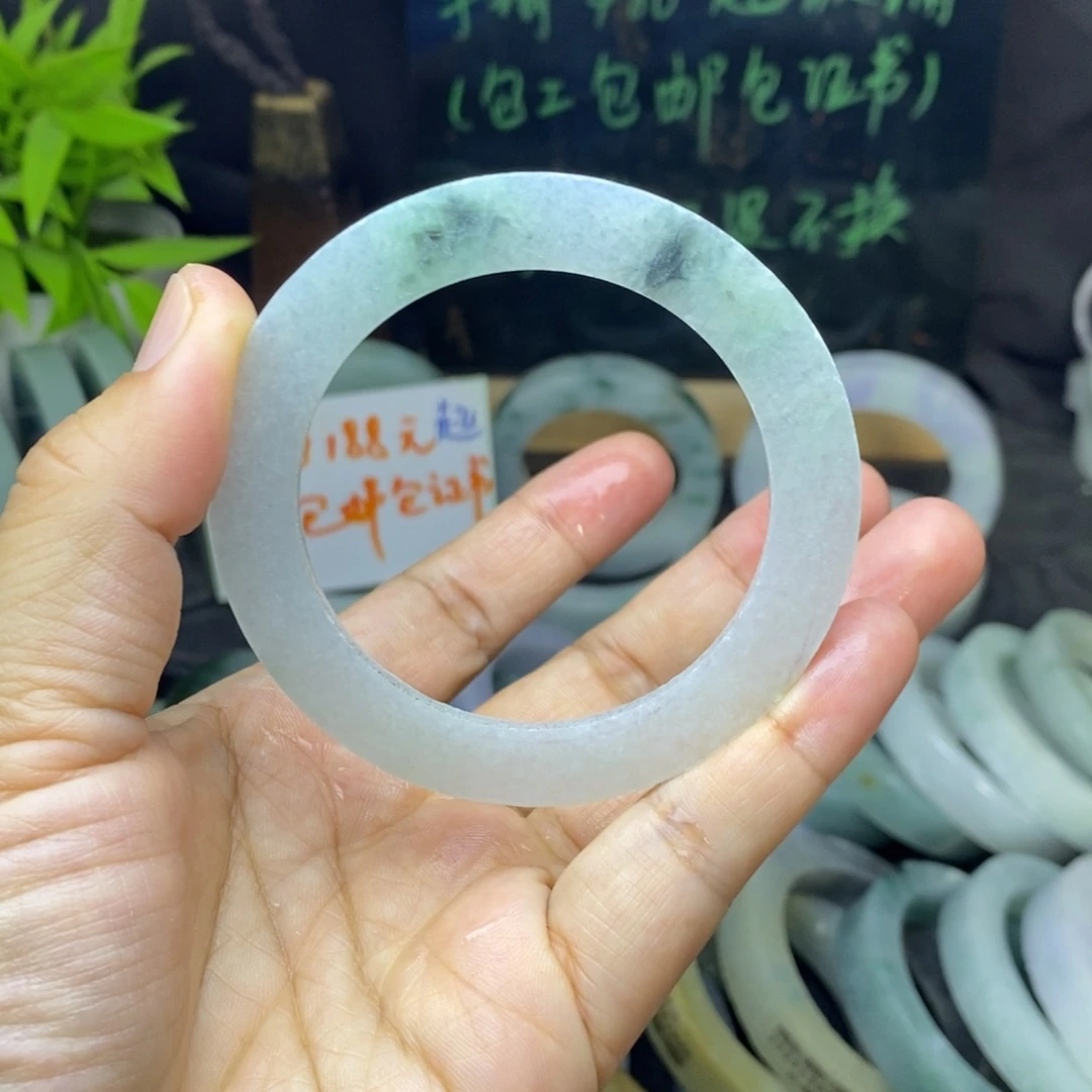 定制翡翠未镶嵌手镯