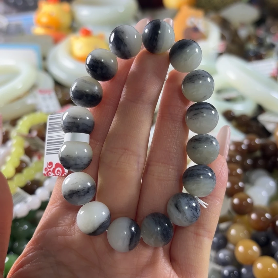 鸿***）和田玉未镶嵌手串拍十发一。185