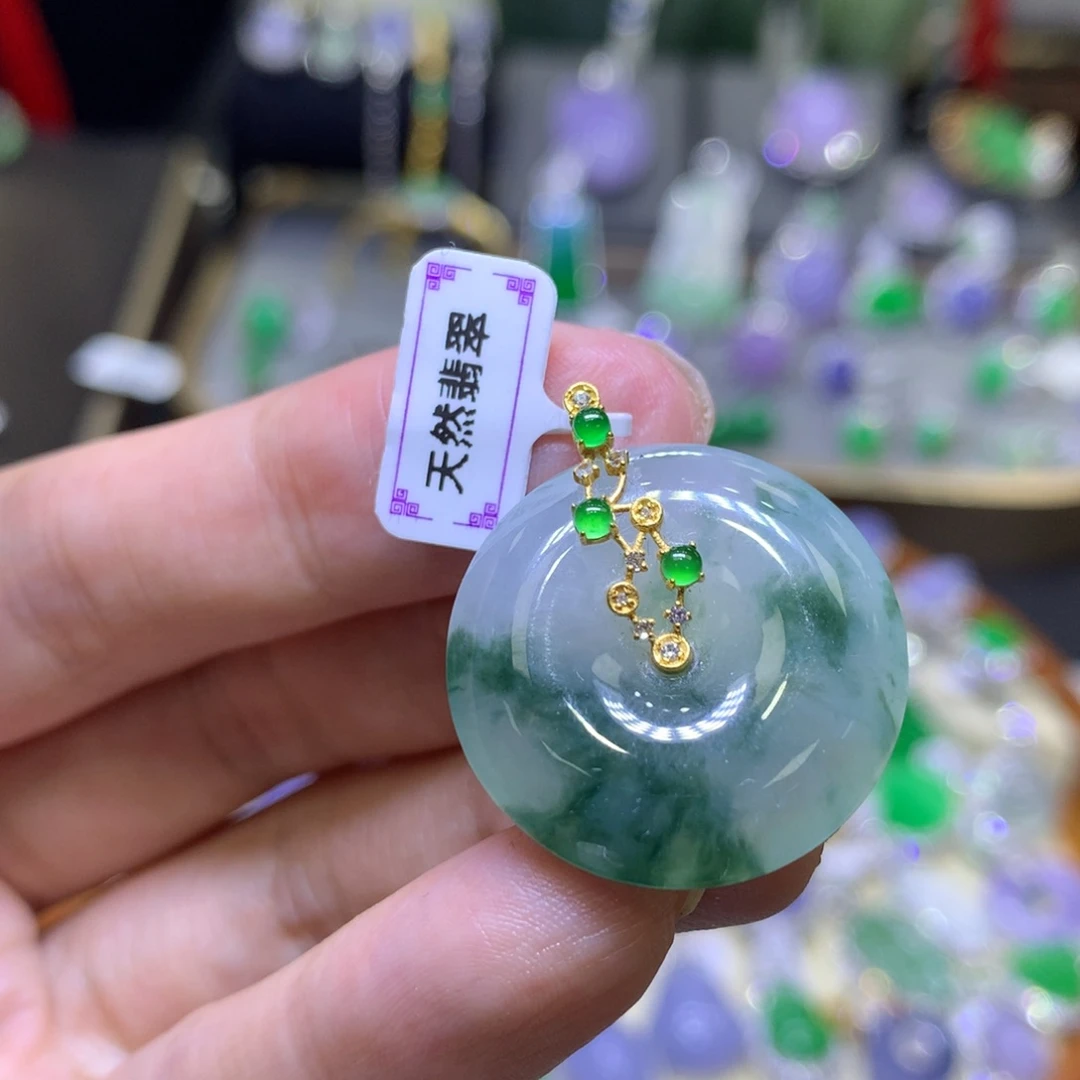 翡翠18K金镶嵌颈饰翡翠吊坠项链