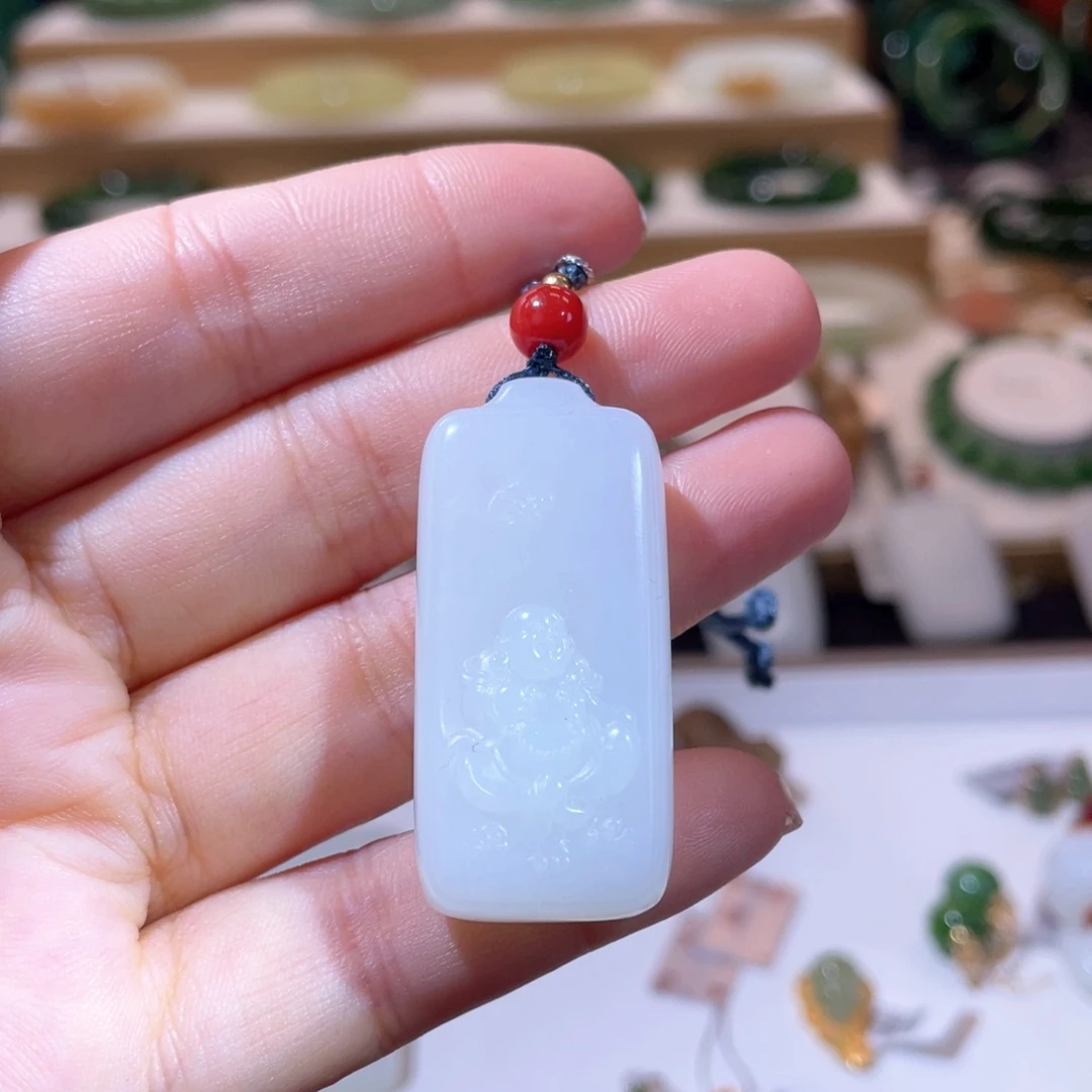 和田玉未镶嵌颈饰高品山流水佛公