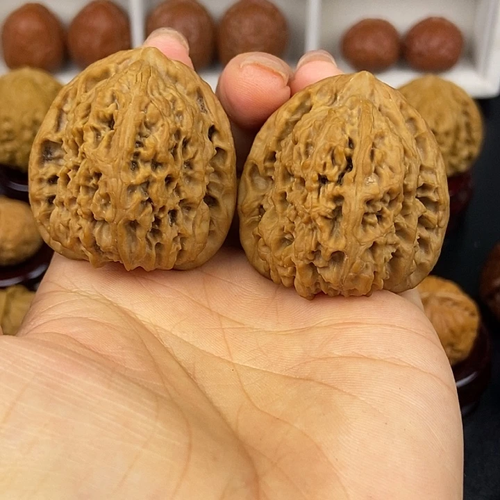 E***i吊坠文玩核桃南疆。