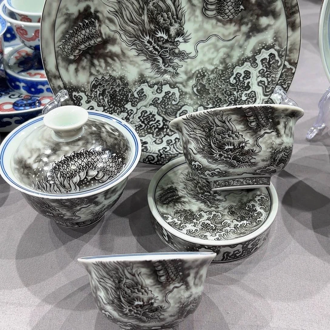 瓷片景德镇陶瓷学院副院长等职务