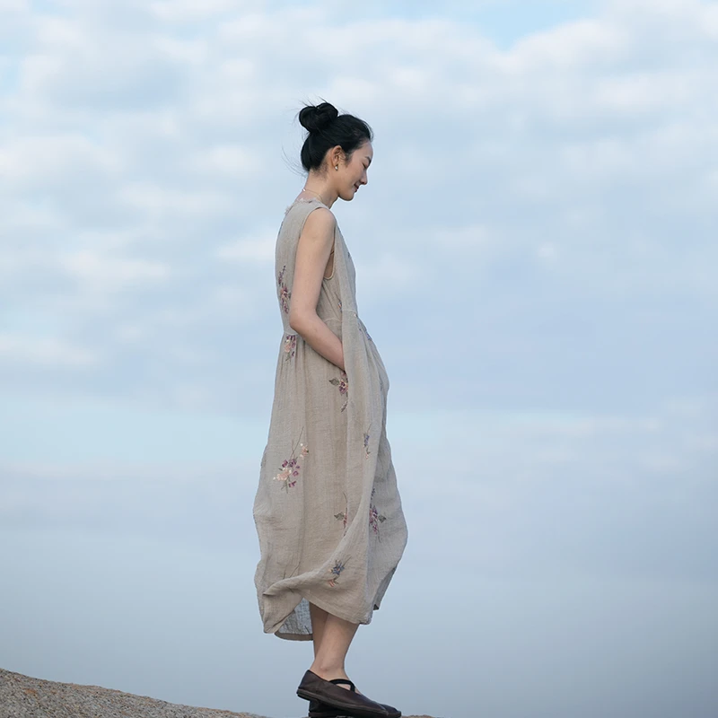 牧衣游原创 匹绣进口亚麻混纺无袖连衣裙轻薄质朴文艺长裙 长年少