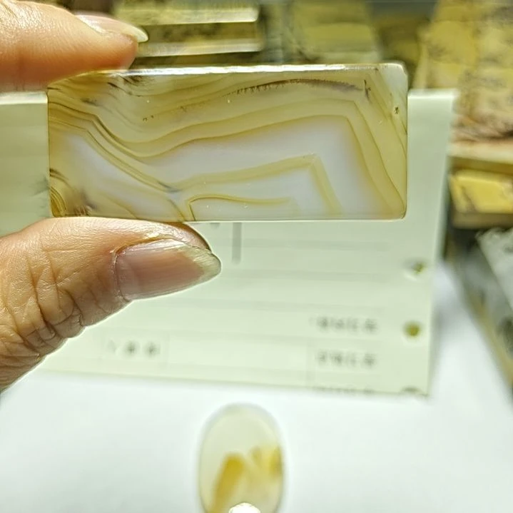 玛瑙/玉髓未镶嵌珠宝奇石