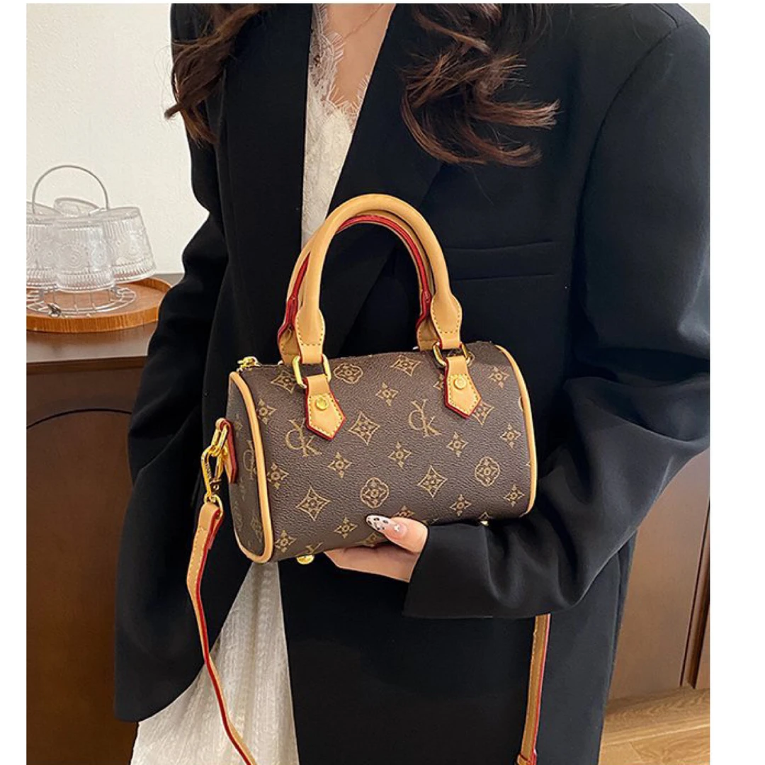 一年四季通用包包圆筒包单肩款斜挎包斜跨桶包波士顿百搭洋气时尚