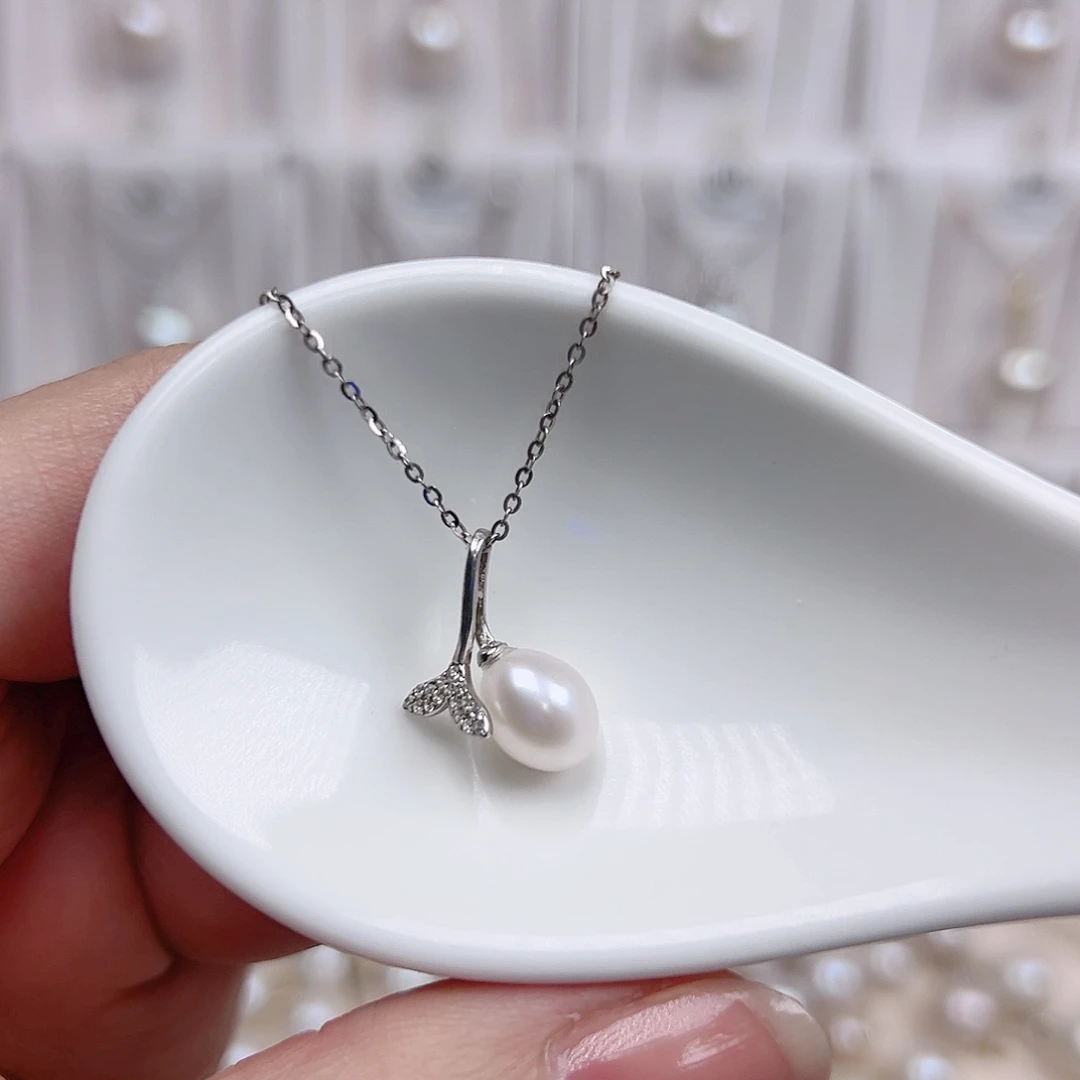 淡水珍珠吊坠(赠链)未镶嵌