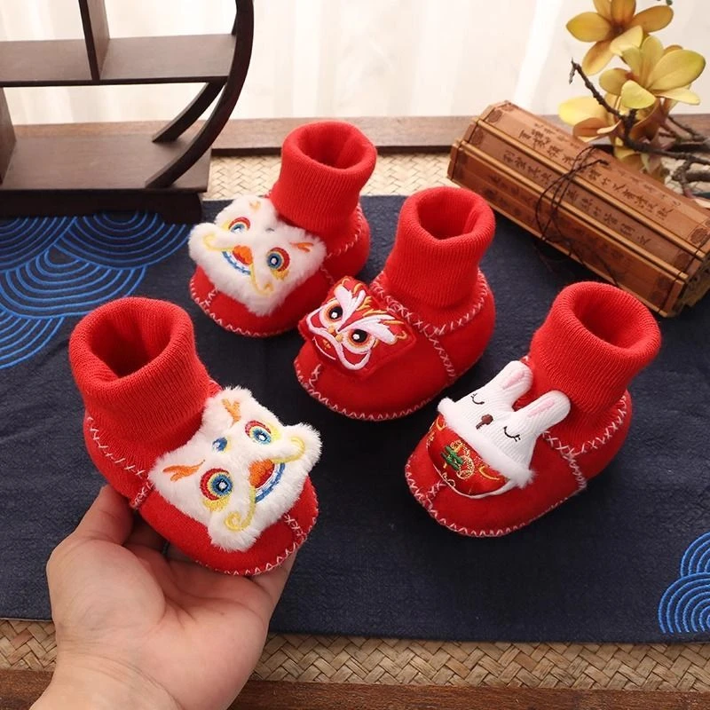 婴幼儿0-12个月宝宝秋冬加绒满月虎头鞋红色喜庆过年保暖婴儿鞋袜