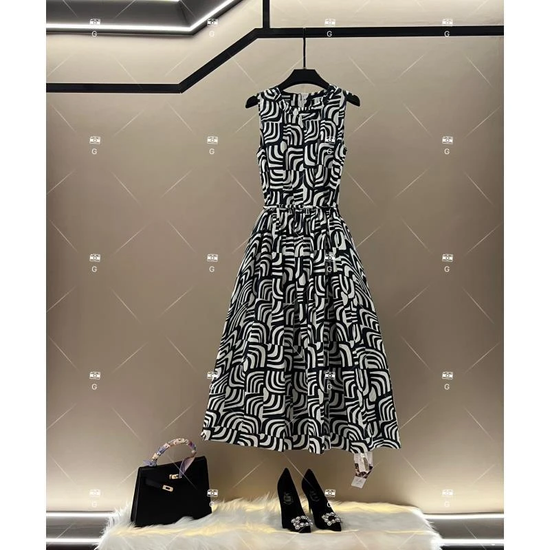 【秀秀】夏季新款复古时尚百搭印花无袖连衣裙 H-718