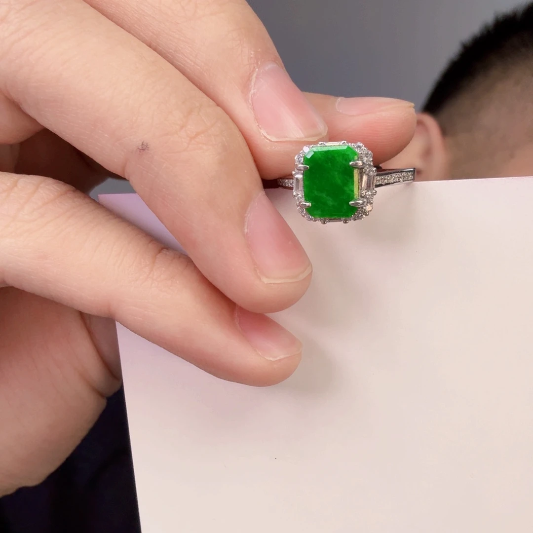 翡翠颈饰银S925镶嵌一件