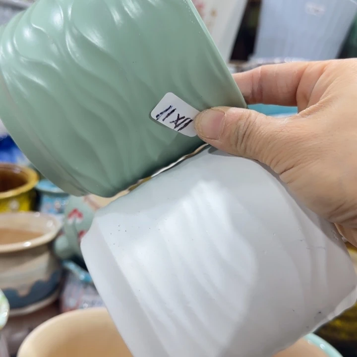 凑9块包邮，有孔，陶瓷花盆