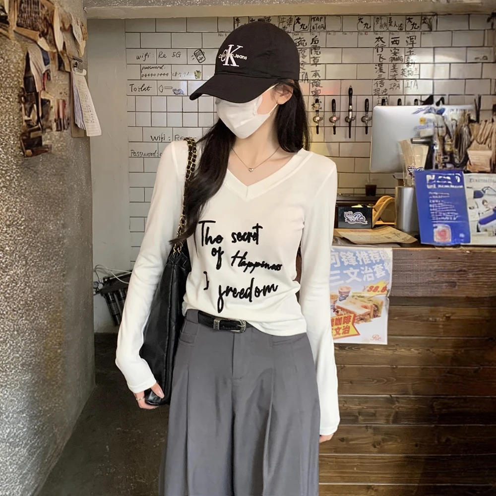 法芬图韩版V领正肩字母刺绣长袖T恤女纯棉秋季修身内搭打底衫上衣