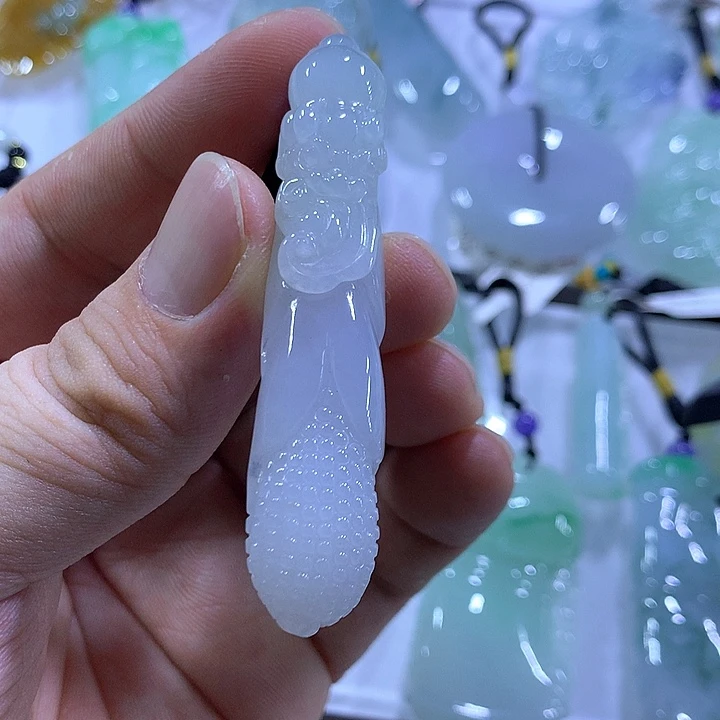 翡翠未镶嵌颈饰天然翡翠A货吊坠