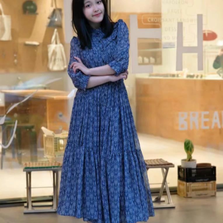 【多多】BO+复古泡泡袖藏蓝几何线条花朵立领褶裥印花连衣裙B2651