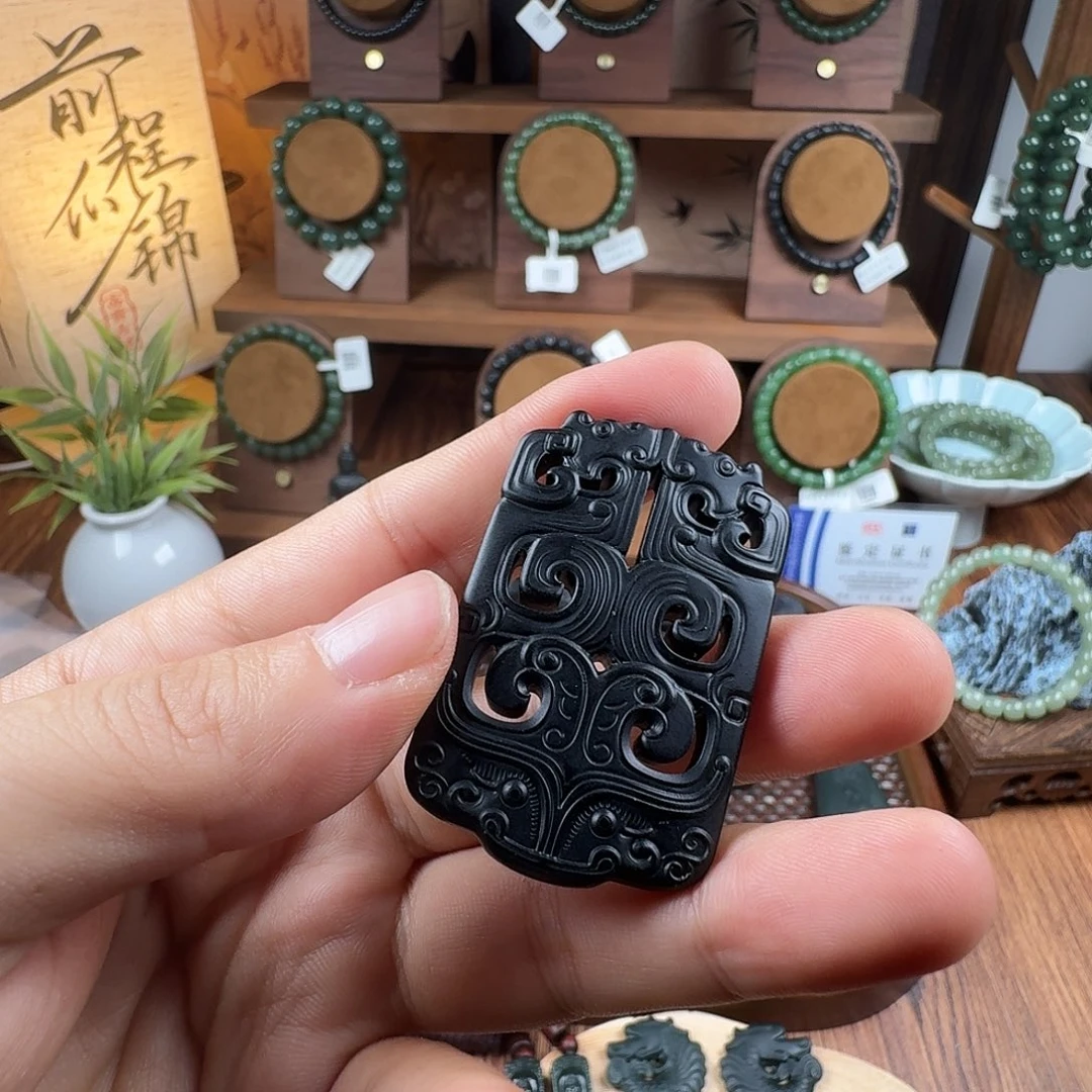 一***脾颈饰未镶嵌和田玉