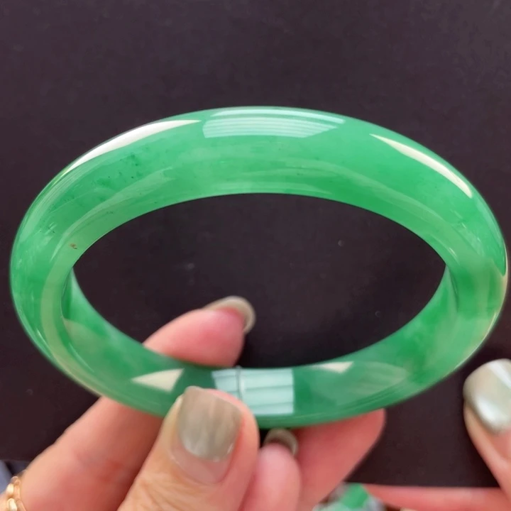 石英质玉手镯未镶嵌月***?58-59