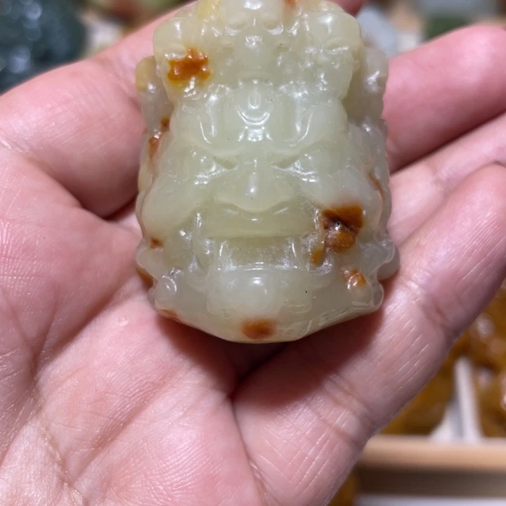 岫玉未镶嵌吊坠(赠链)