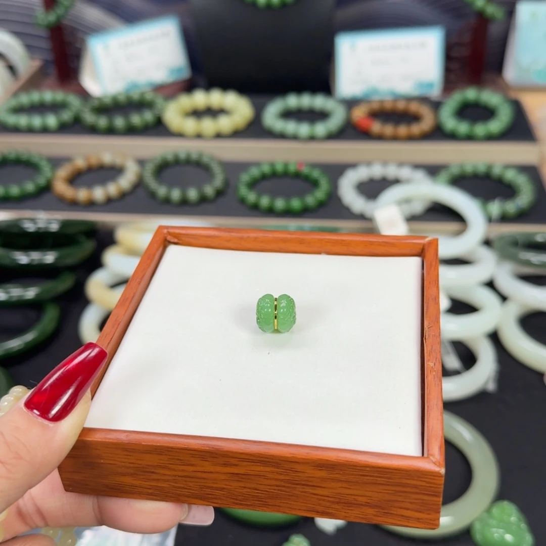 和田玉未镶嵌吊坠(不含链)