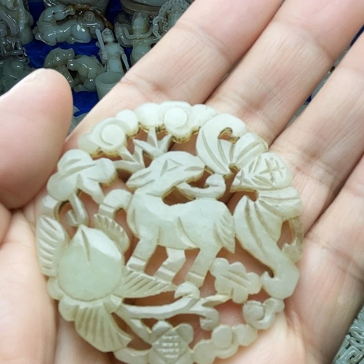 和田玉（青白玉）未镶嵌颈饰