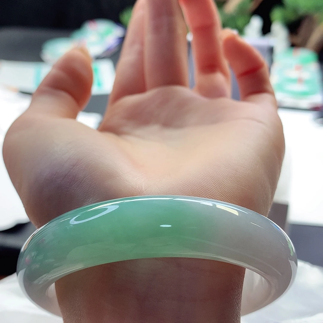 翡翠手镯未镶嵌天然翡翠59-60白底青阳春白雪宽版