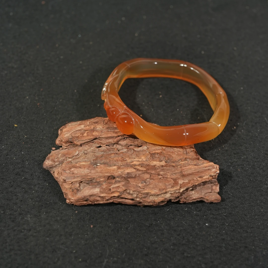 1.1香港王老板-玛瑙手镯1z87