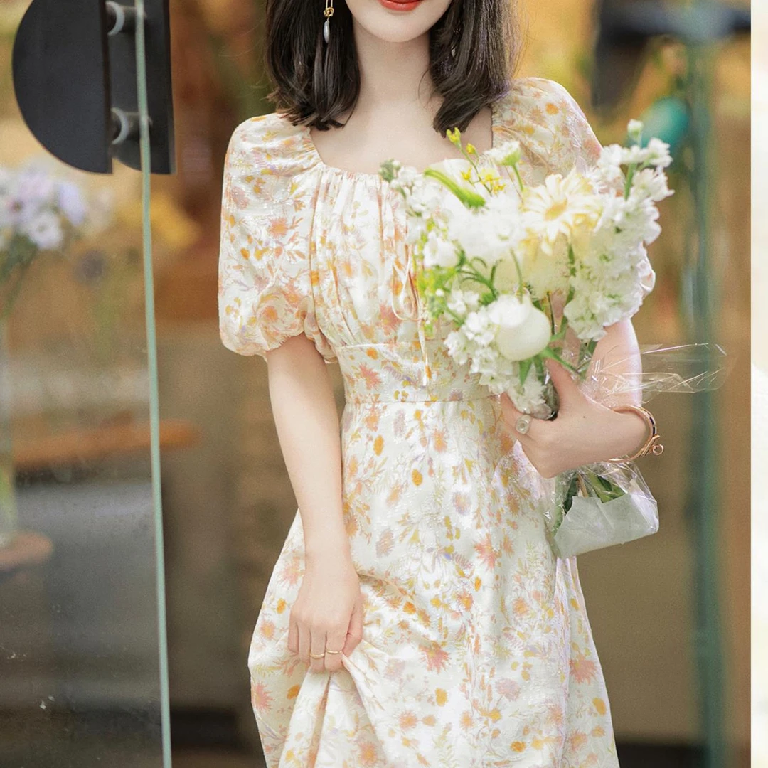 春夏杏花微雨系列时尚方领碎花中长款连衣裙