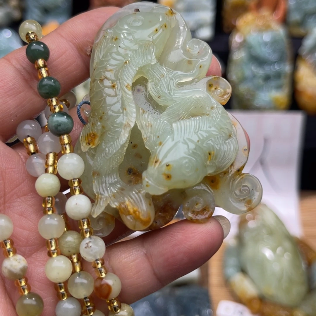 蛇纹石玉未镶嵌颈饰