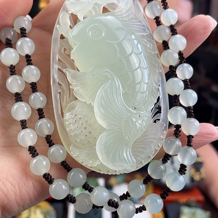 蛇纹石玉未镶嵌颈饰