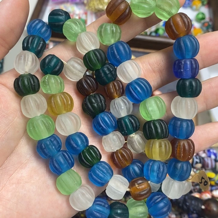 琉璃颈饰中号多彩瓜珠