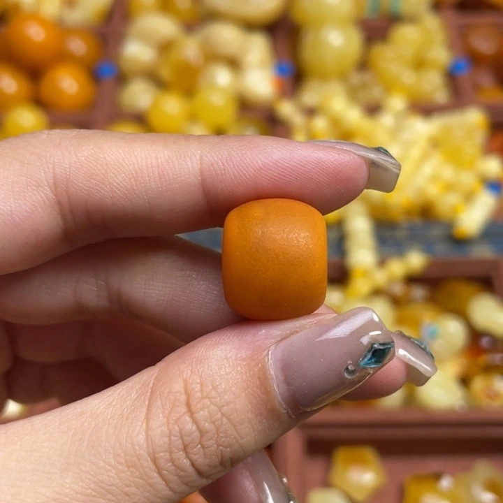棒***糖蜜蜡未镶嵌珠宝奇石浓蜡橘皮墩子