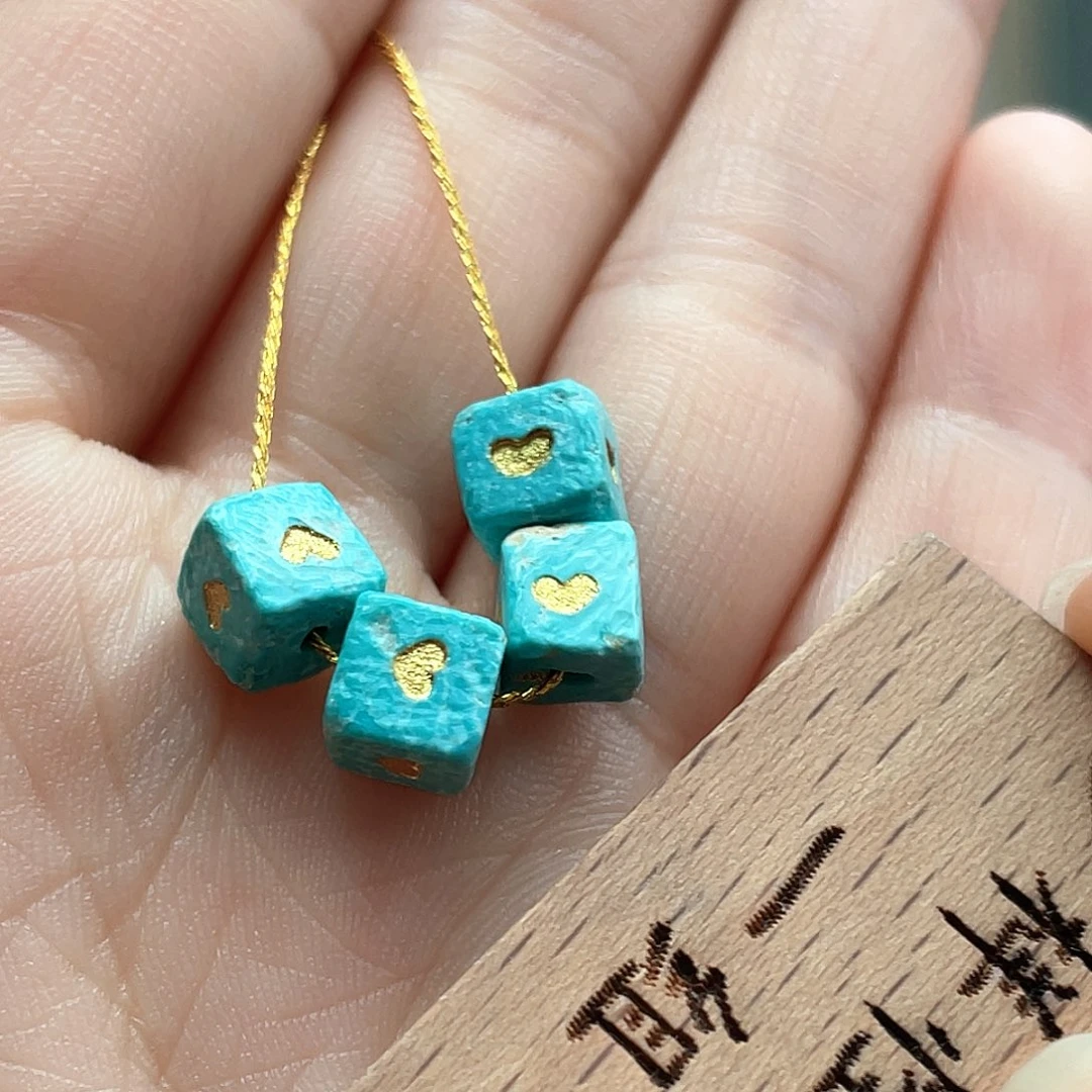未镶嵌绿松石颈饰