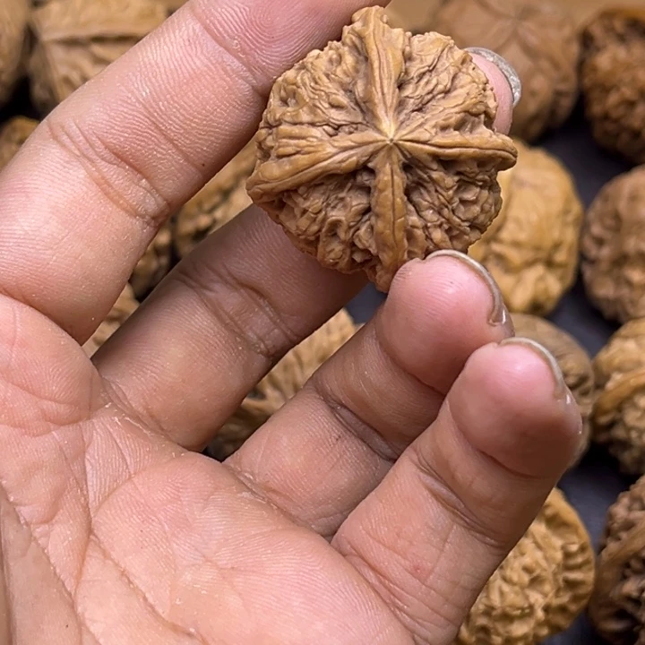 阳***桃核吊坠雨花石四棱有黄