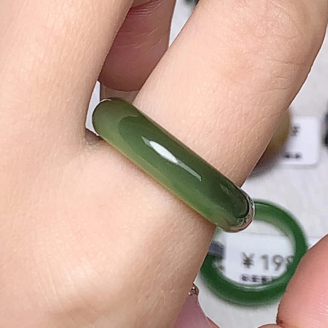 未镶嵌戒指和田玉