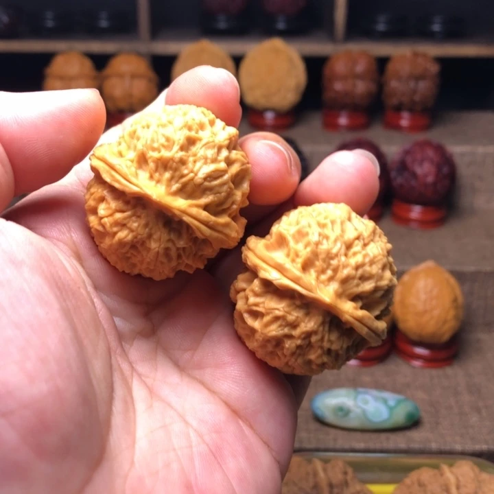 把件橄榄核15珊瑚绣球36