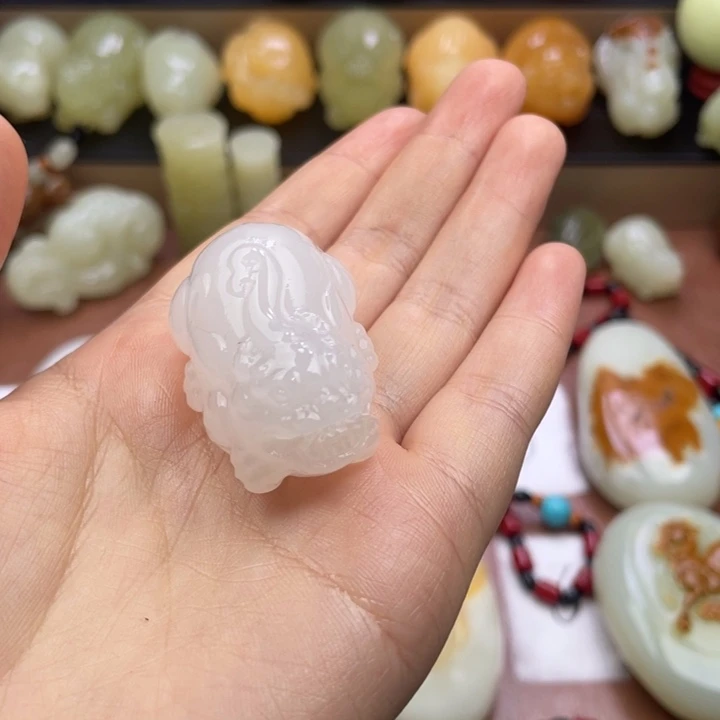 (***)石材天然古青石手把件