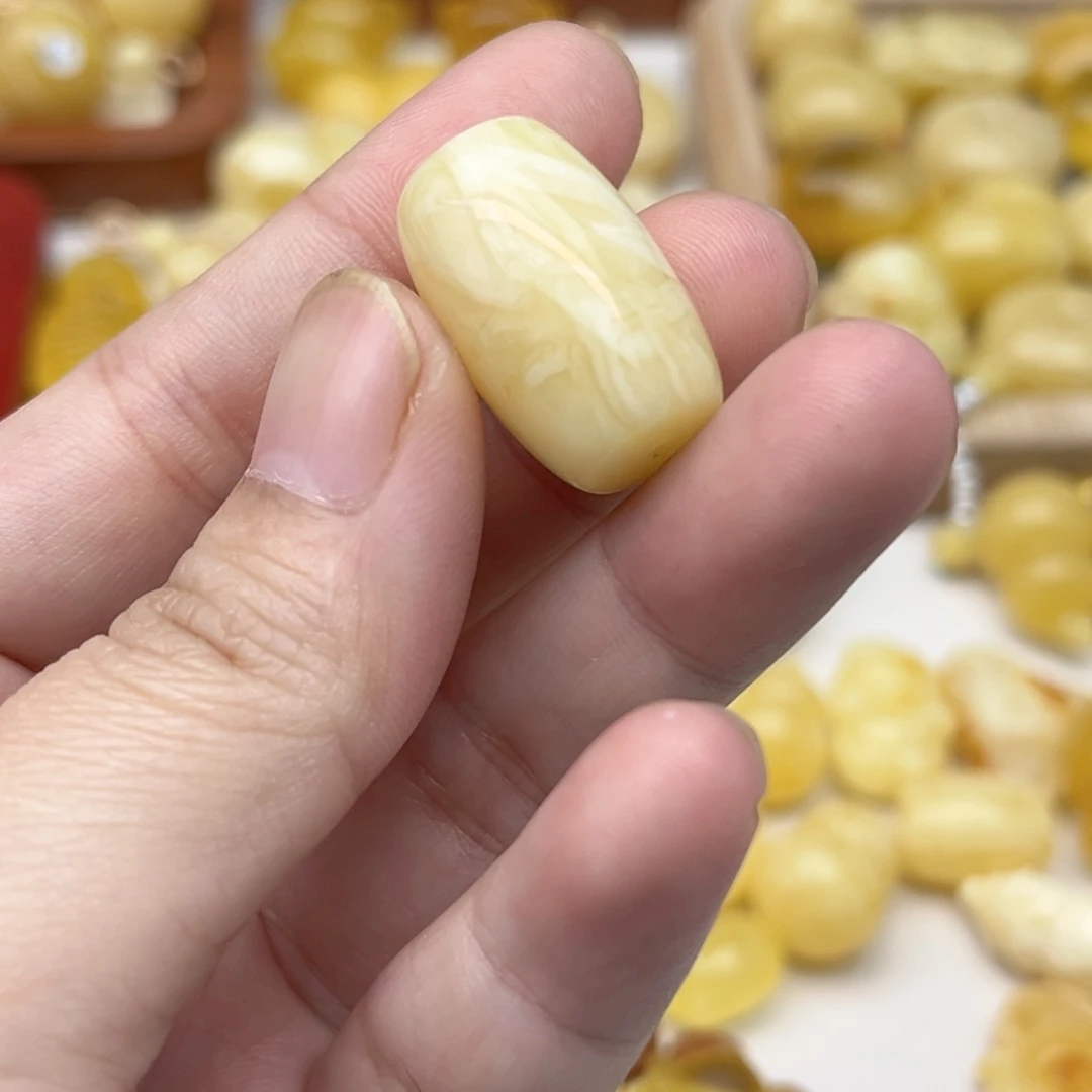 蜜蜡未镶嵌裸石天然