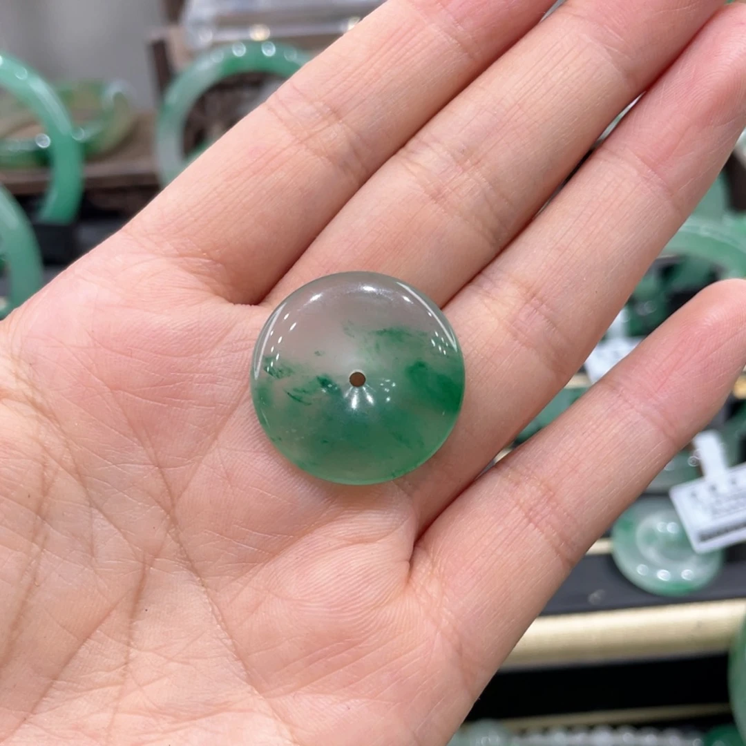 石英质玉未镶嵌颈饰