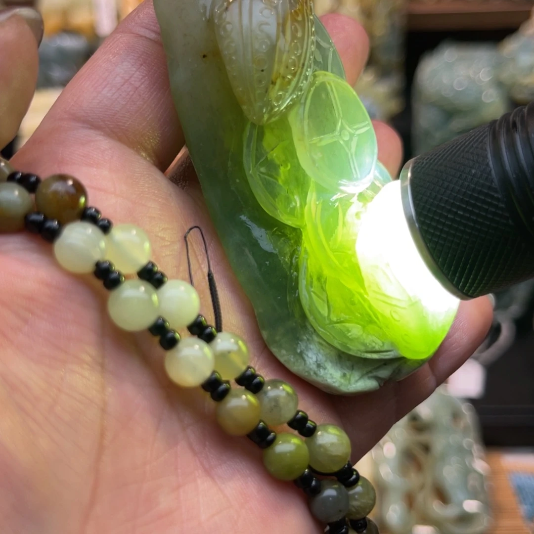 蛇纹石玉未镶嵌吊坠(赠链)