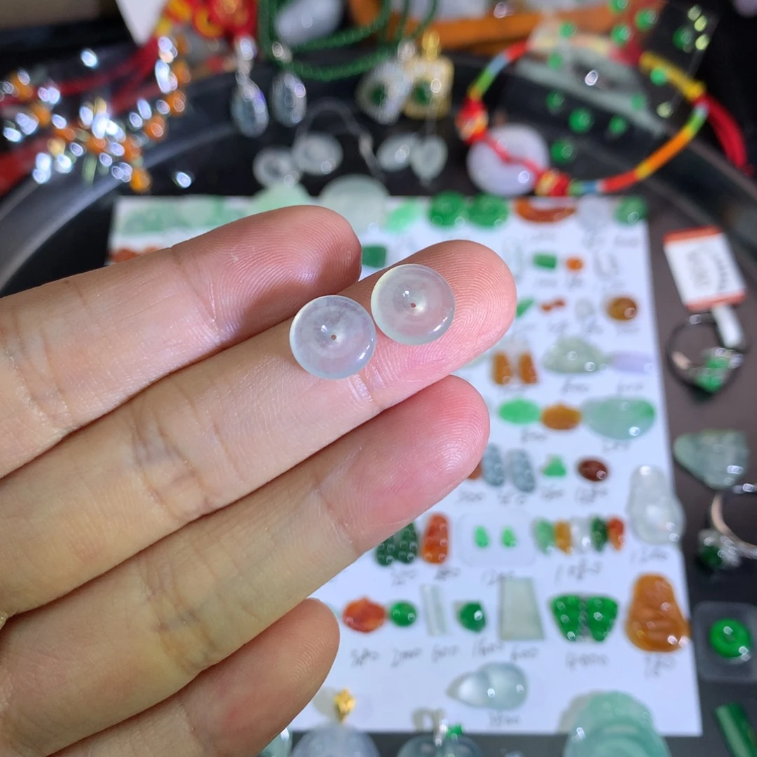 翡翠裸石白冰扣子