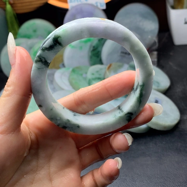 定制翡翠未镶嵌手镯