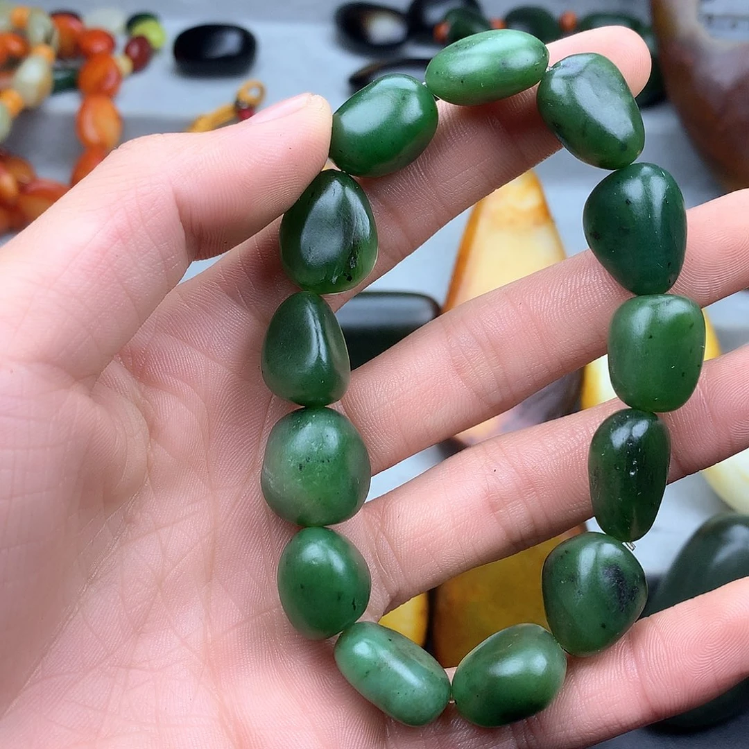 二***5和田玉未镶嵌颈饰