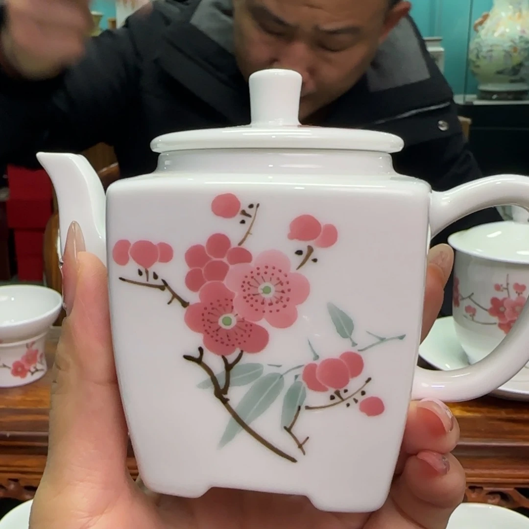 摆件景德镇的瓷器